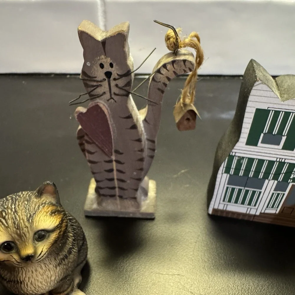 Lot Of 4‎ Kitty Cat Shelf Sitters / Figurines Mixed Materials Vintage 90's